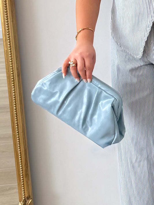 Bolso Clutch celeste