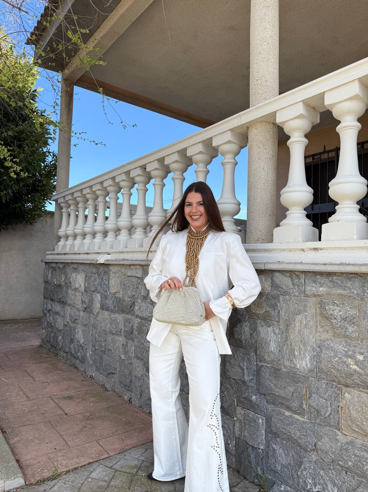 Denim blanco tachuelas