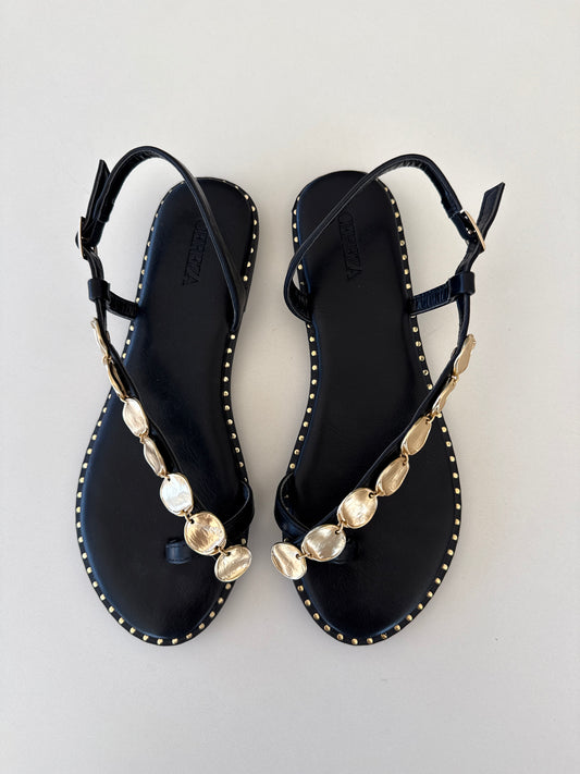 Sandalia Tachas Black