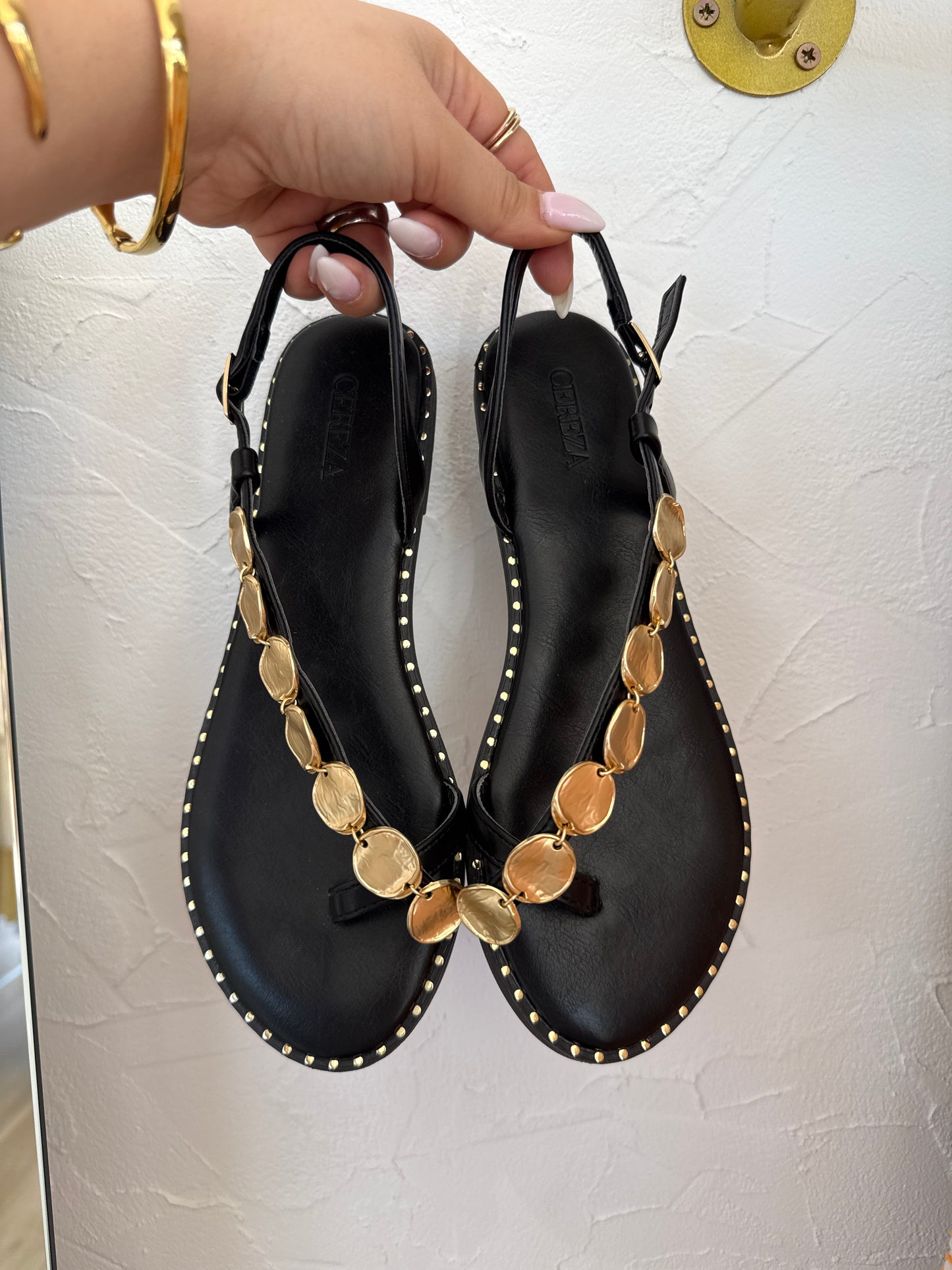 Sandalia Tachas Black