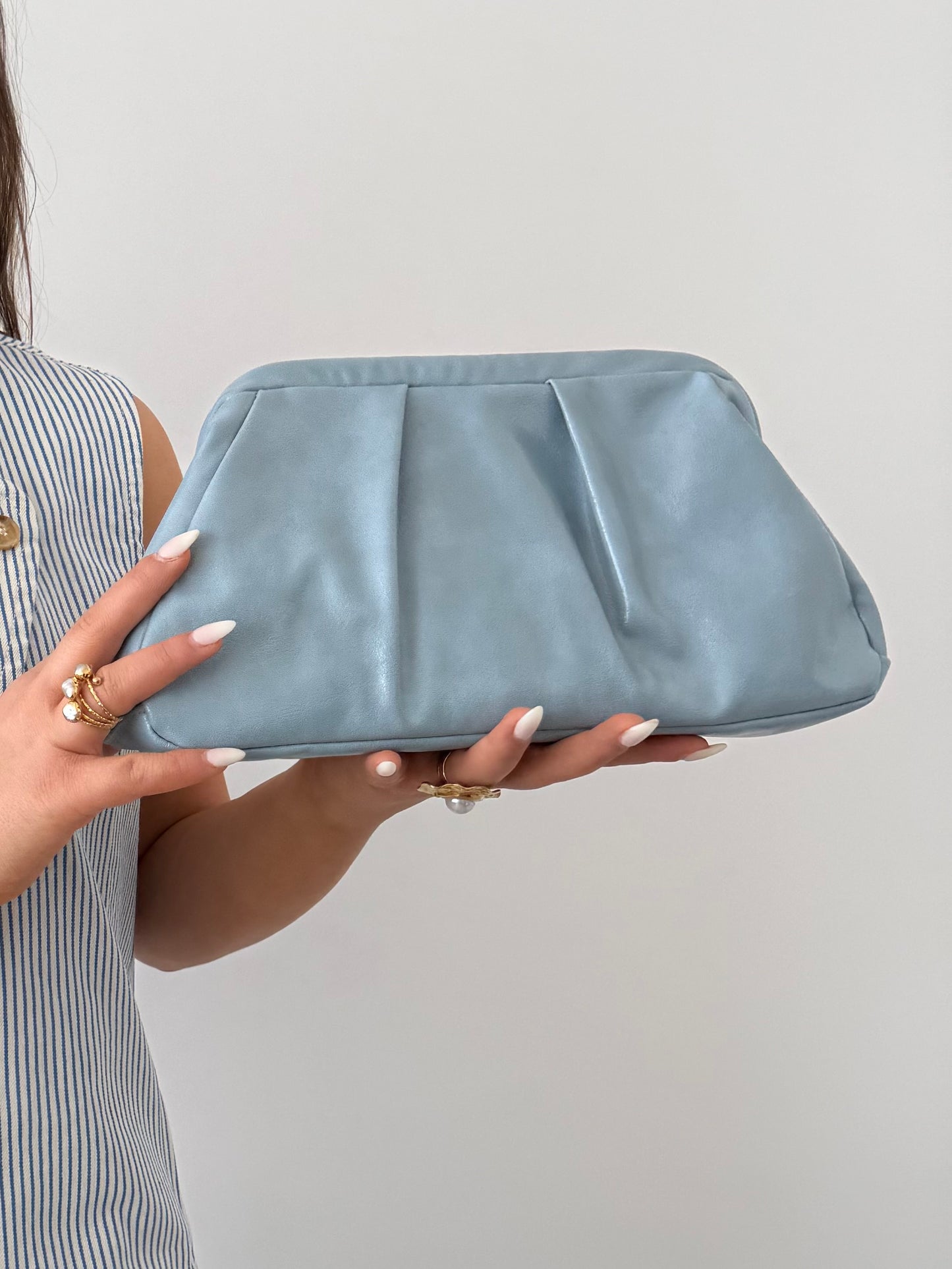 Bolso Clutch celeste