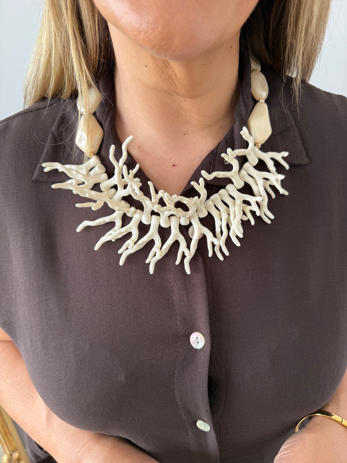 Collar corales beige