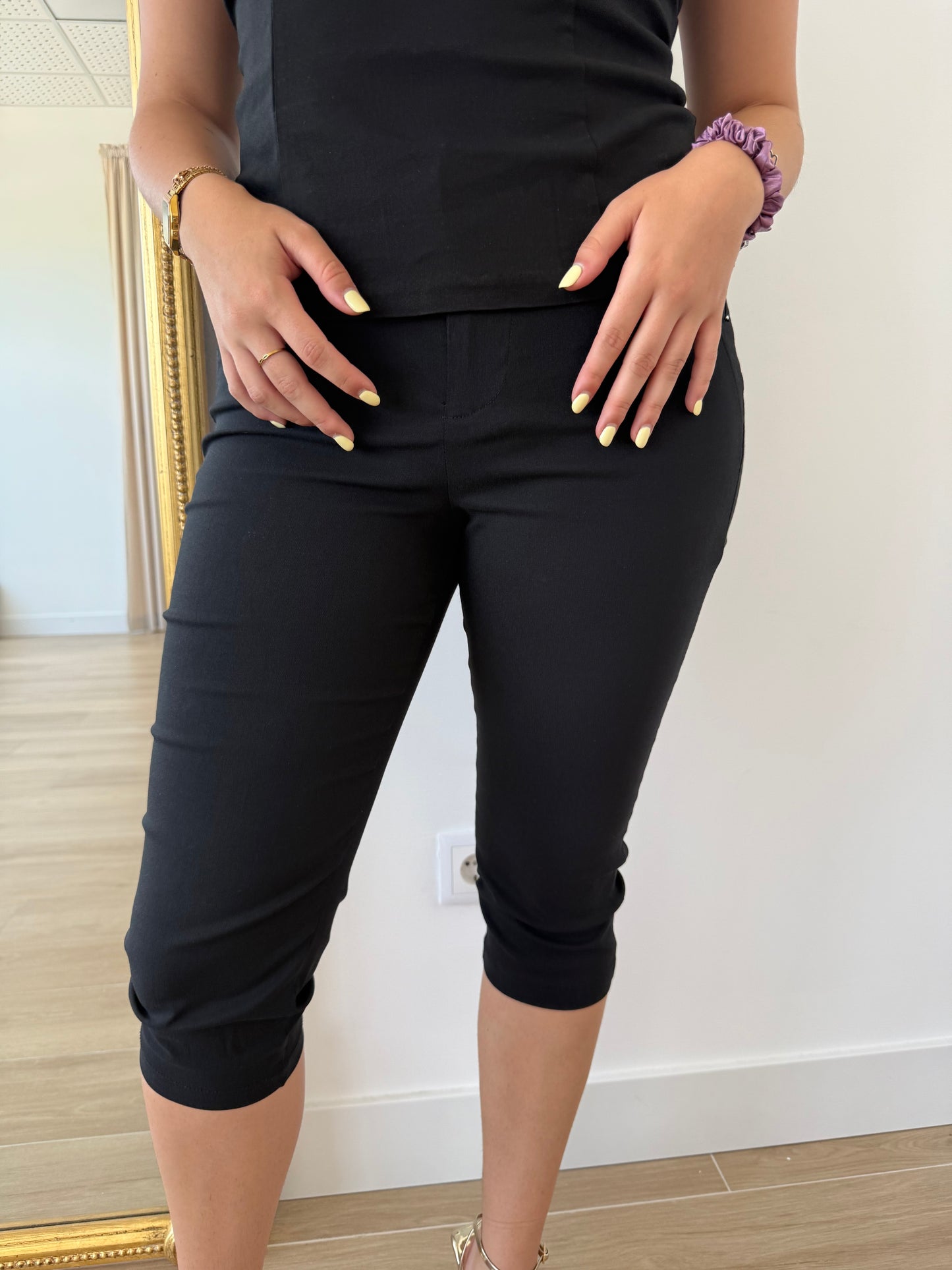 Pantalón Capri Negro