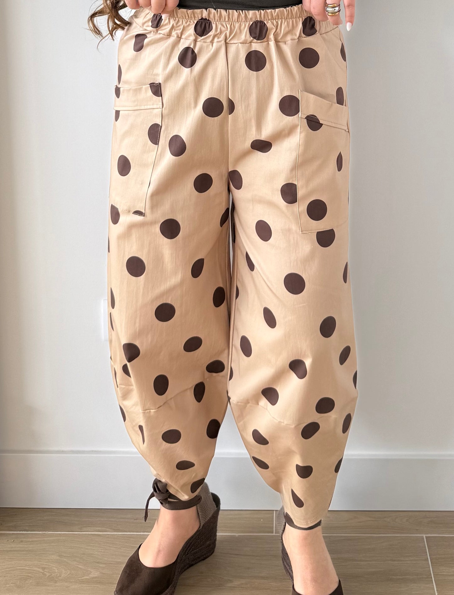 Pantalón lunares camel
