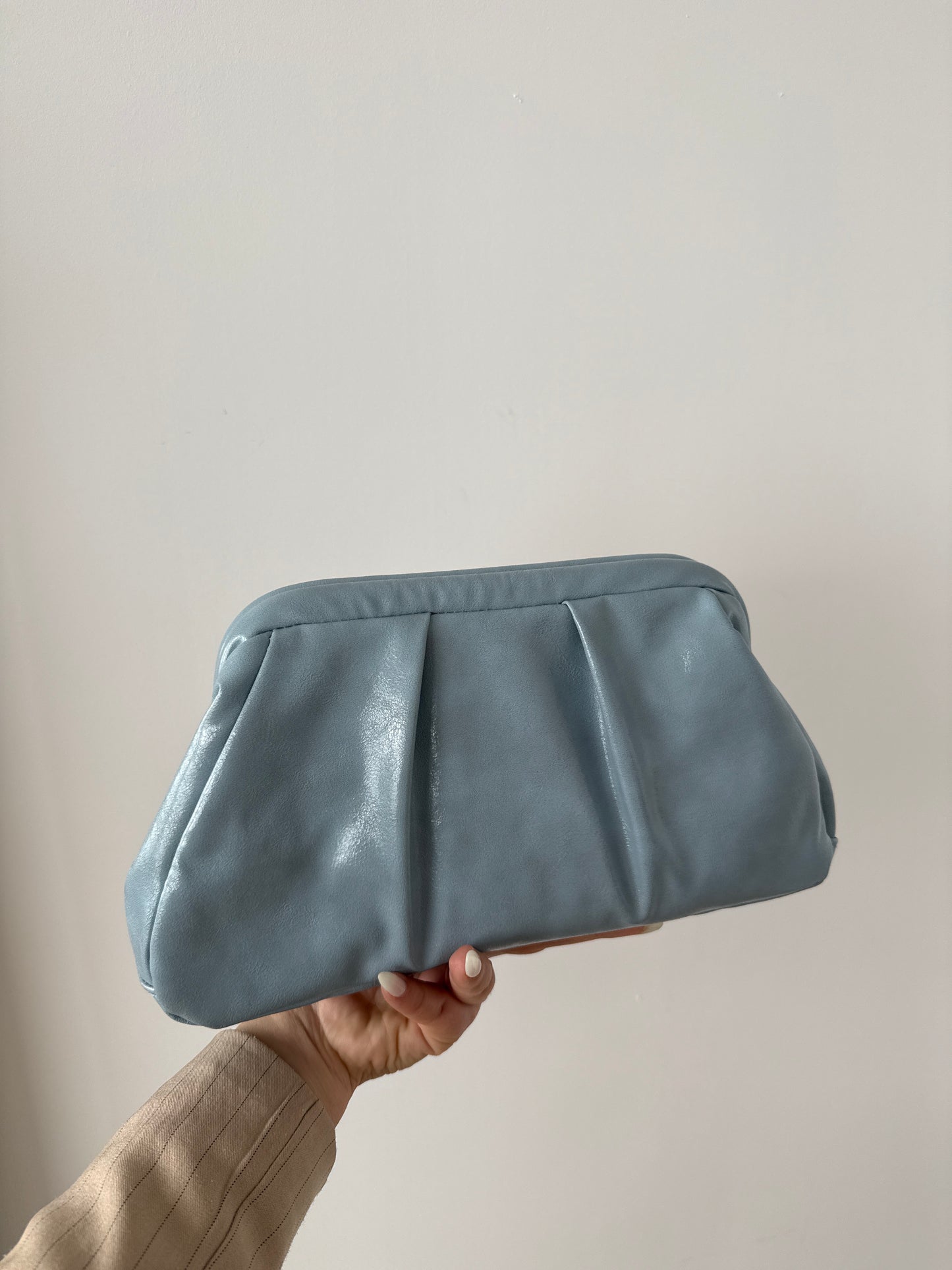Bolso Clutch celeste