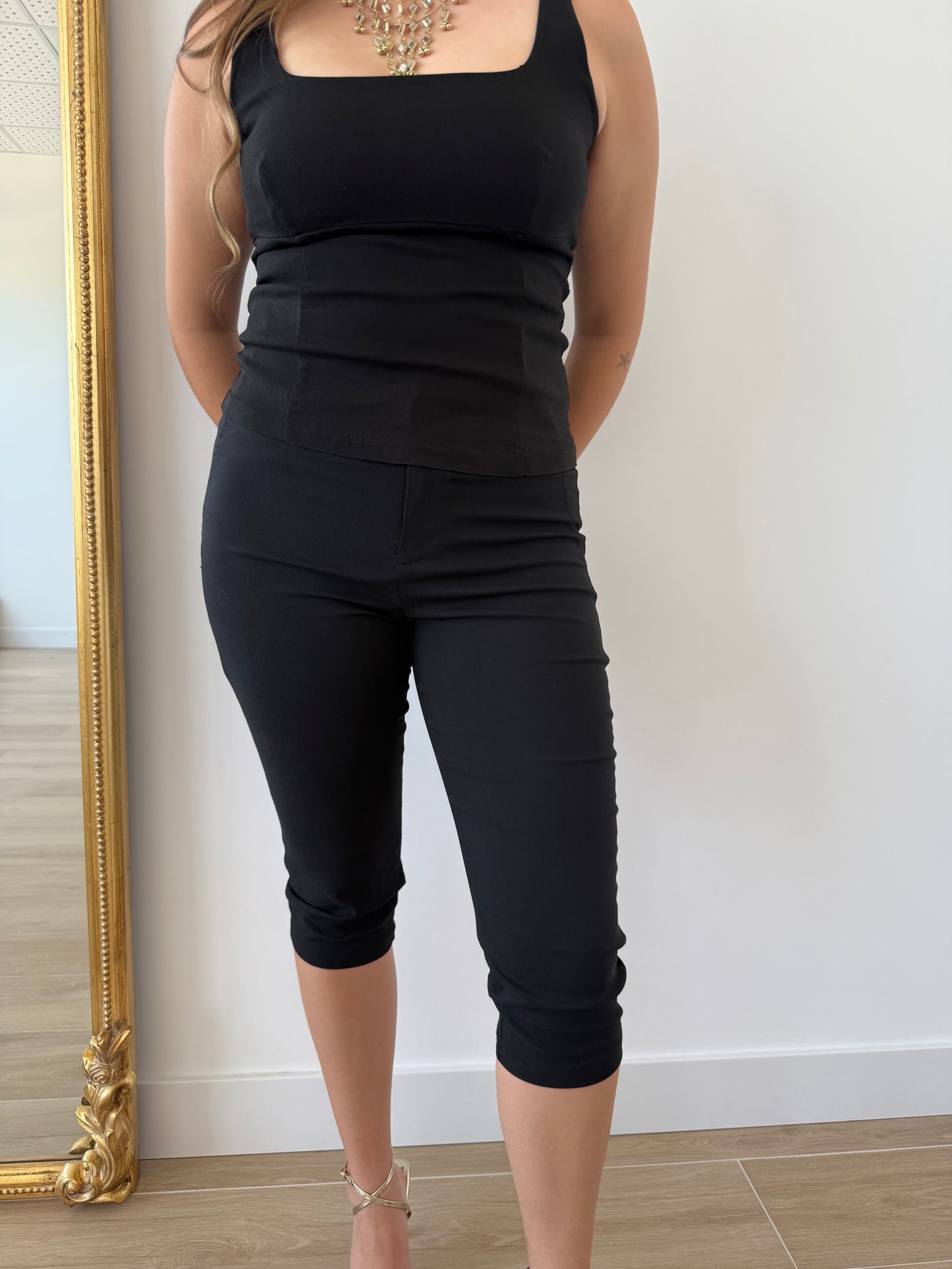 Pantalón Capri Negro
