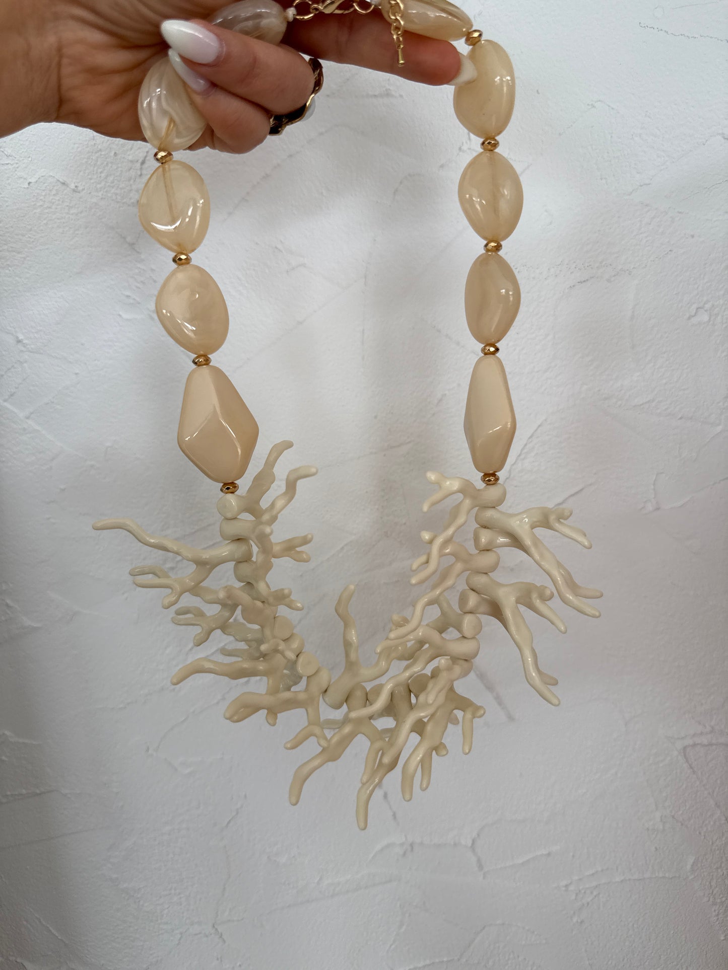 Collar corales beige
