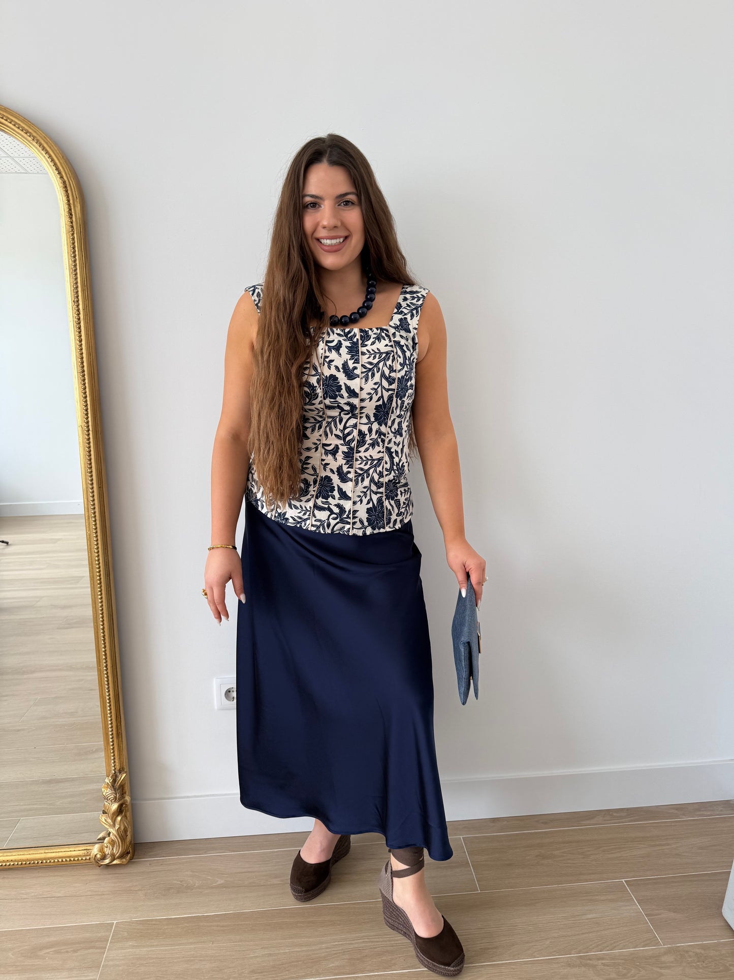Falda satinada marino