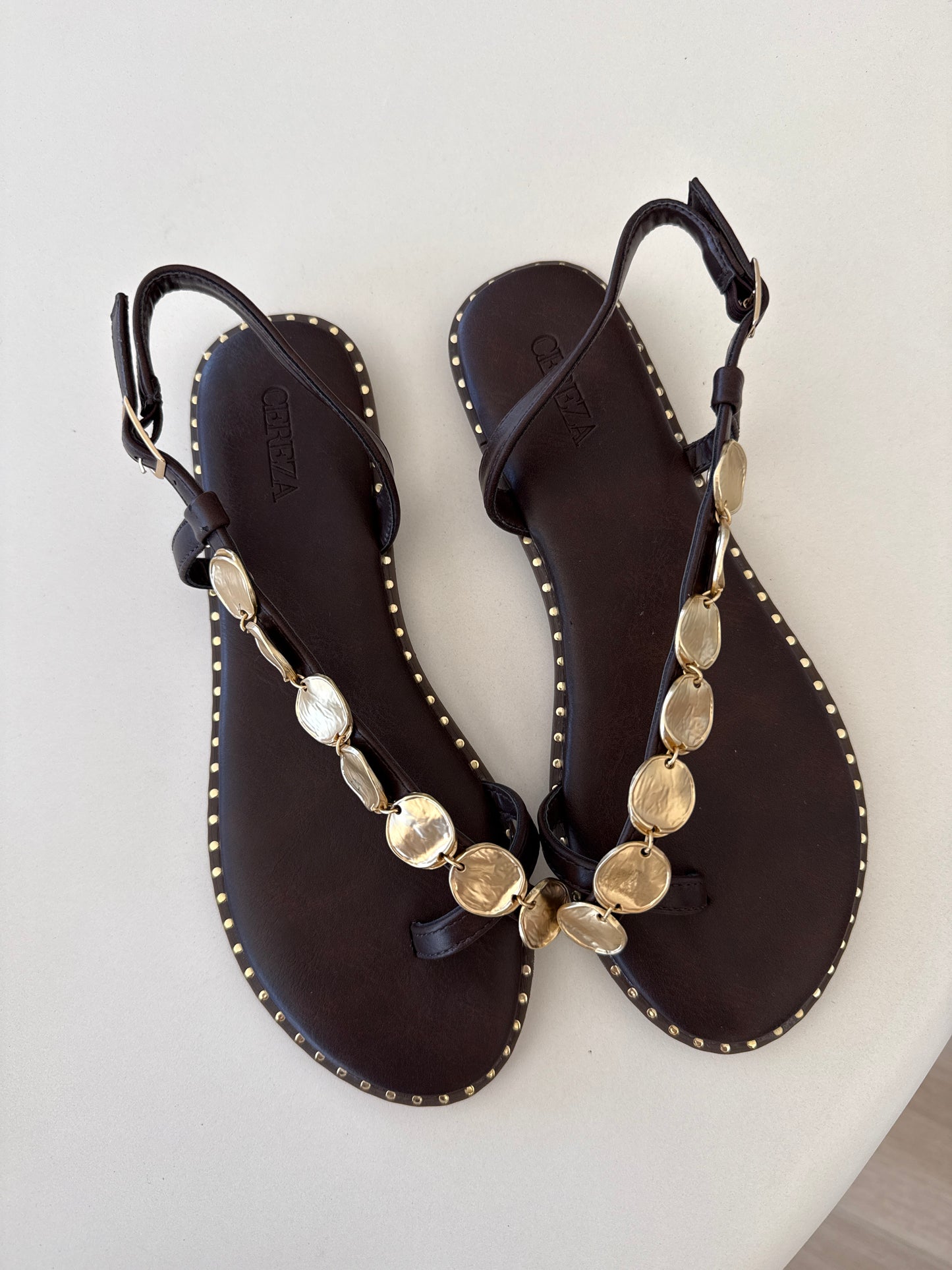 Sandalia Tachas Brown