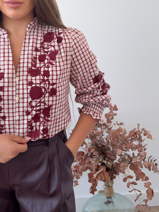 Blusa Bordada Burdeos