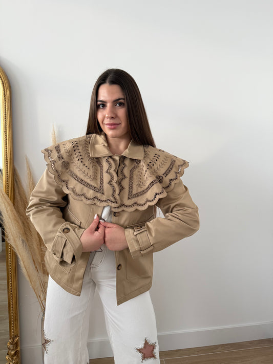 GABARDINA CUELLO BORDADO
