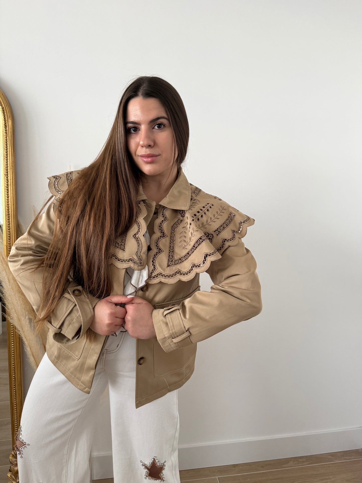 GABARDINA CUELLO BORDADO